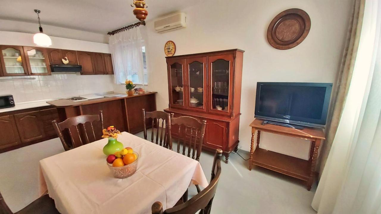 Apartment Cedo Omiš Eksteriør bilde