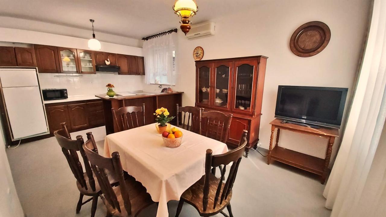 Apartment Cedo Omiš Eksteriør bilde